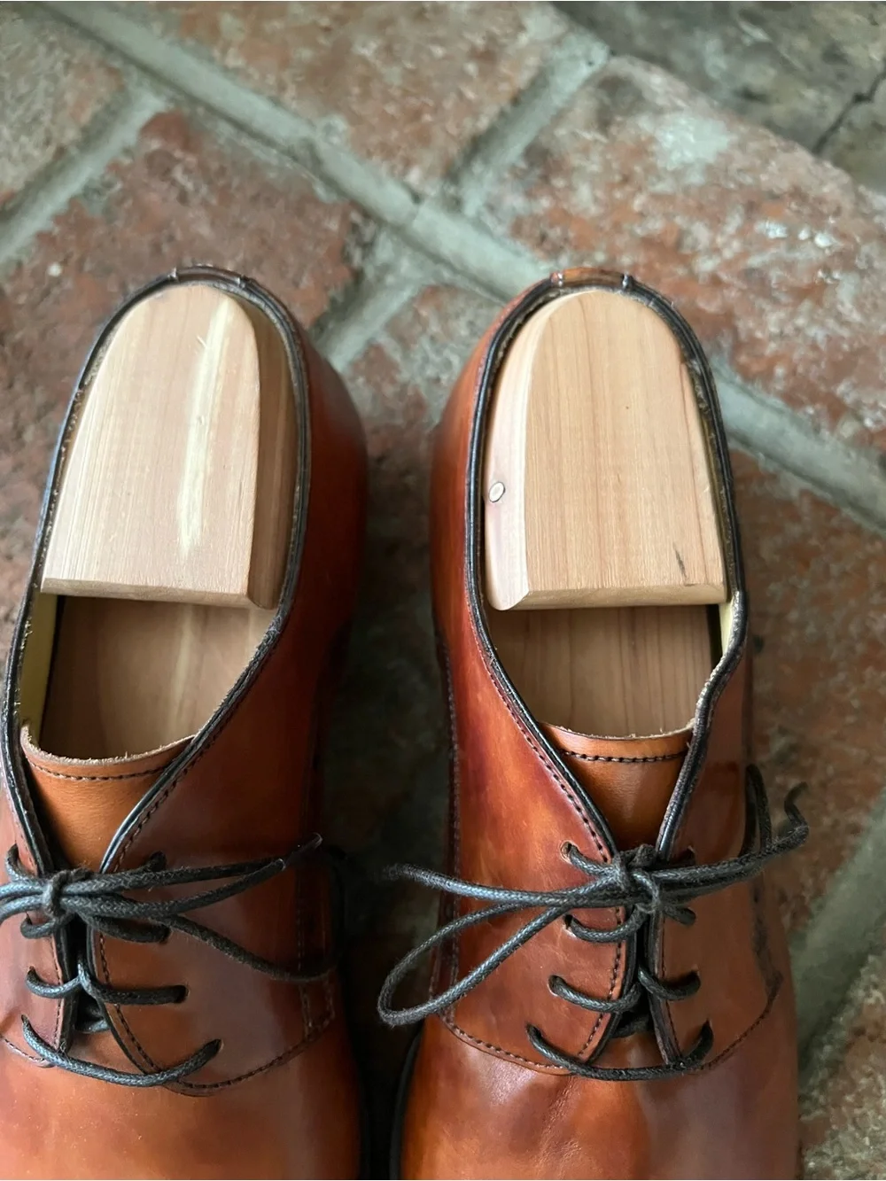 Santoni Cognac Leather Cap-Toe Derby Oxfords with Broguing